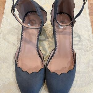 Women’s Ankle-Strap Scalloped Flats in Gray